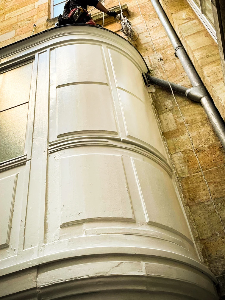 Intervention de cordistes MS Access pour courbes harmonieuses chez CEGIM à Bordeaux (bâtiment) – 4